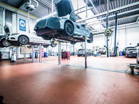 autoweek.cz - Autoservisy zdražily o 9 %