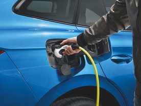 autoweek.cz - První nabíječky v ČR napájené pouze obnovitelnou elektřinou