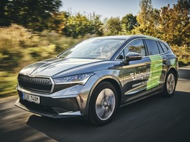 autoweek.cz - Milion kilometrů pro vozy službu Uniqway