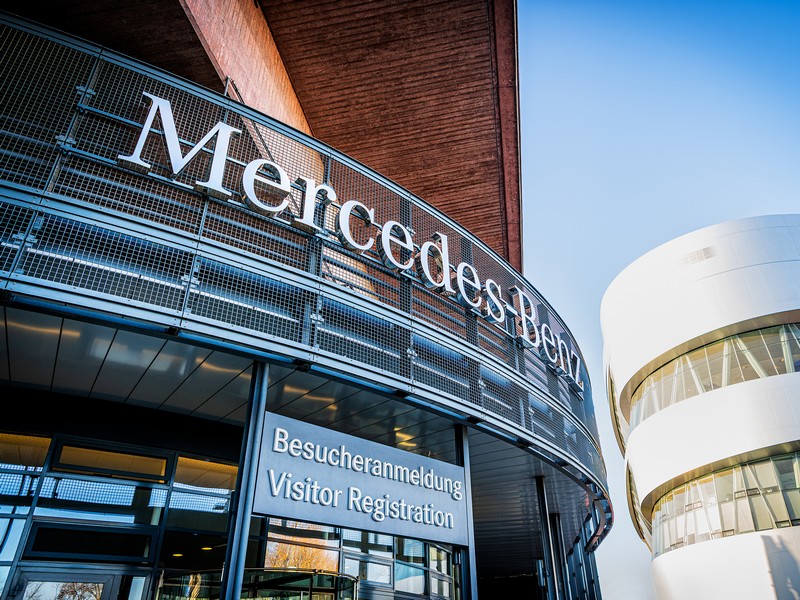 Daimler AG se mění na Mercedes-Benz