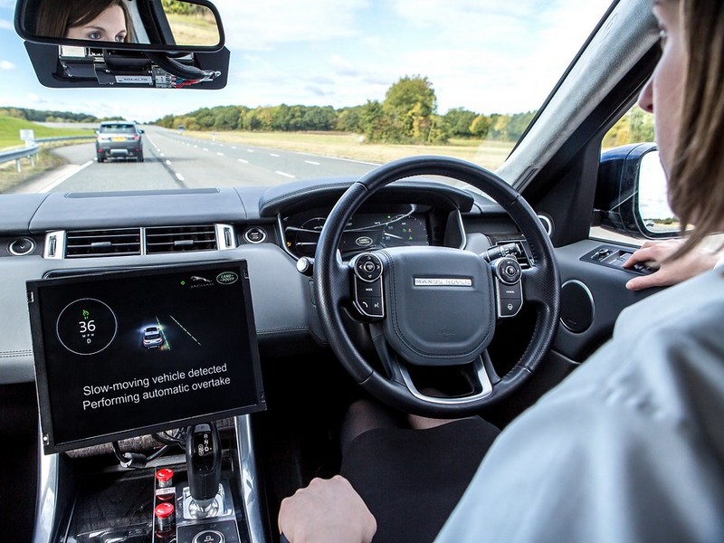 Kdo je na vině, když vaše autonomní auto někoho zabije?