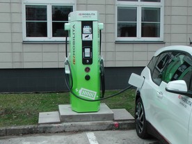 autoweek.cz - Rychlé dobití elektromobilu v Mladé Boleslavi