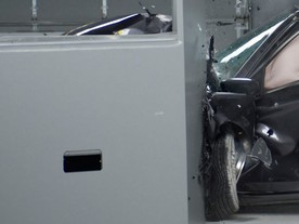 autoweek.cz - Problém svolávacích akcí