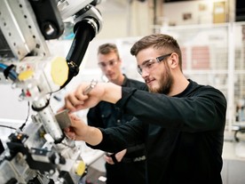 autoweek.cz - Vzdělávací program Mladí profesionálové Scania