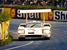 Chaparral-Chevrolet 2F (Chaparral Cars) Hill/Spence