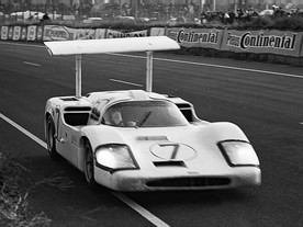 Chaparral-Chevrolet 2F (Chaparral Cars) Hill/Spence