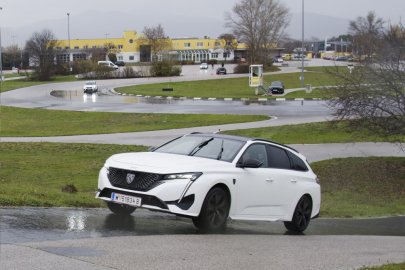 AutoBest 2023 Best Buy Car of Europe - Peugeot 308 SW