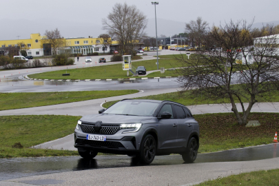 AutoBest 2023 Best Buy Car of Europe - Renault Austral