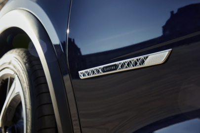 DS 7 Crossback ve speciální edici Louvre