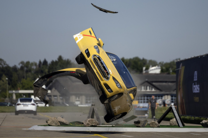 AXA crash test 2022 - Tesla