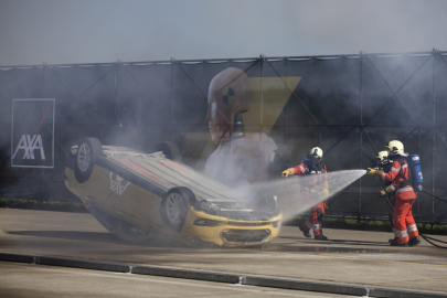 AXA crash test 2022 - Tesla