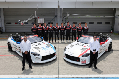 Nissan Z Carbon Neutral Fuel a standardní Nissan Z