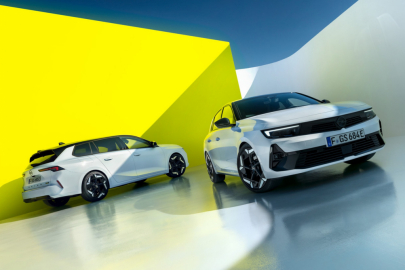 Opel Astra Sports Tourer GSe a Astra GSe