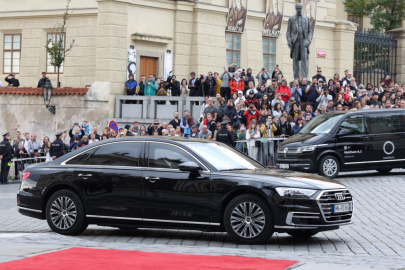 Audi A8 L Security