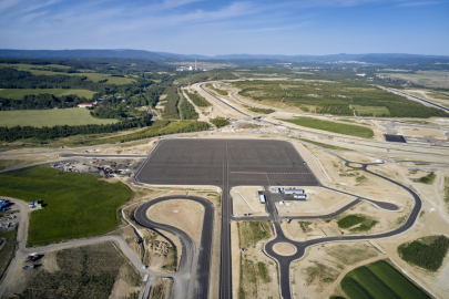 BMW Future Mobility Development Center (FMDC) v Sokolově