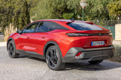 Peugeot 408 GT Hybrid 225 e-EAT8