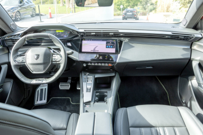 Peugeot 408 GT Hybrid 225 e-EAT8
