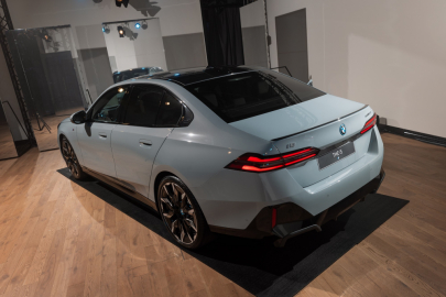 BMW i5