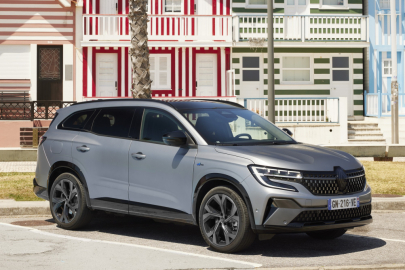 Renault Espace E-Tech full hybrid 200