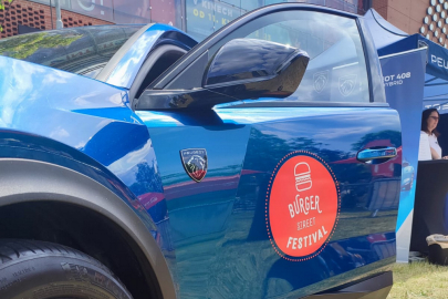 peugeot-burger-street-festival-1.jpg
