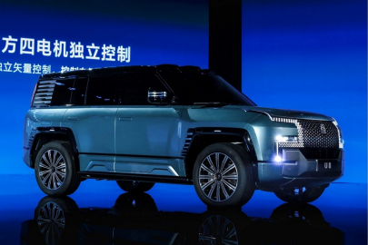 BYD U8