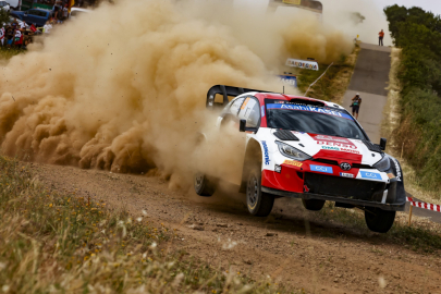 Všechny hybridní vozy WRC používají syntetické palivo P1 Fuels