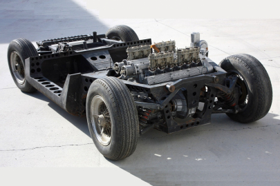Lamborghini Miura - šasi s motorem V12 napříč 1966