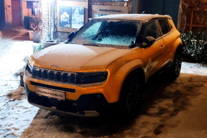 F Automobil Jeep Avenger