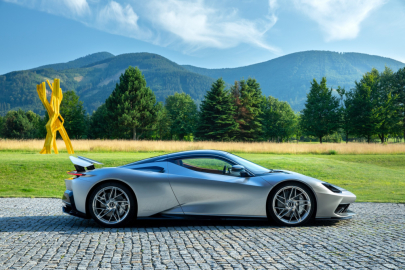 Automobili Pininfarina Battista - Beskydy
