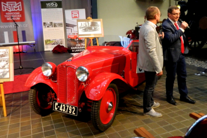 1000 mil československých Jawa 700 a Jaroslav Větvička