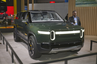 Rivian R1S