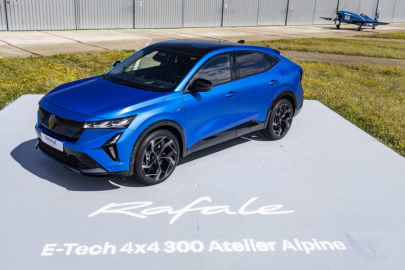 Renault Rafale E-Tech 4x4 300