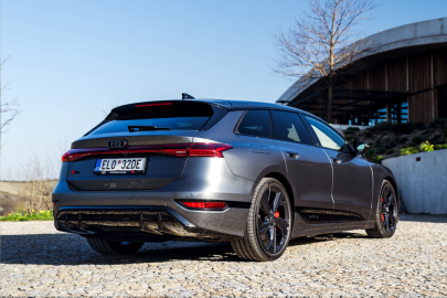 Audi S6 Avant e-Tron quattro