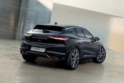DS Automobiles N°4