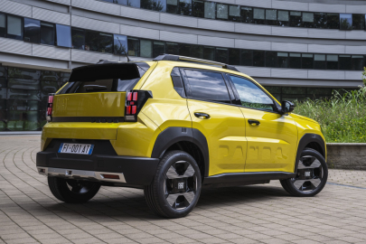 Fiat Grande Panda Hybrid La Prima