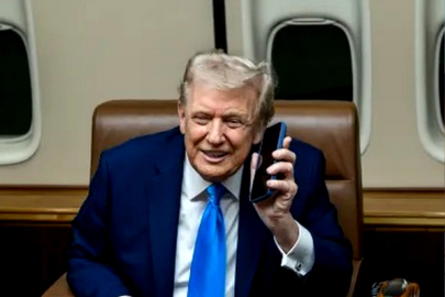 Donald Trump v Air Force One