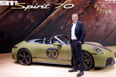 Auto Shanghai 2025 - Oliver Blume - Porsche 911 spirit 70