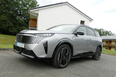 Peugeot E-5008 GT Dual Motor 325 AWD