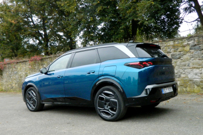 Peugeot E-5008 GT Dual Motor 325 AWD