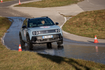 Renault 4 E-Tech electric