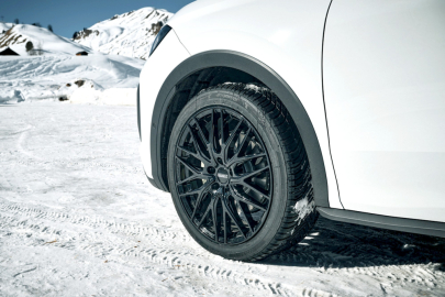 Dezent KY black Volkswagen T Roc winter