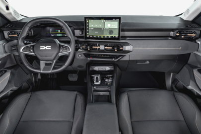 Dacia Striker Extreme hybrid 150 4x4