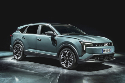 Dacia Striker Journey hybrid 155