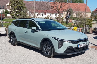 Kia K4 Sportswagon