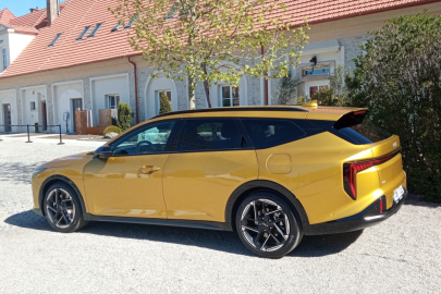Kia K4 Sportswagon