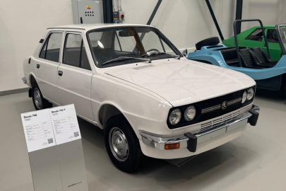 Škoda 742 P (1978)