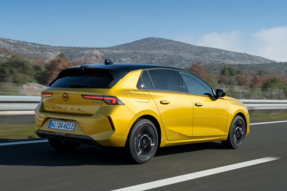 Opel Astra HB Hybrid