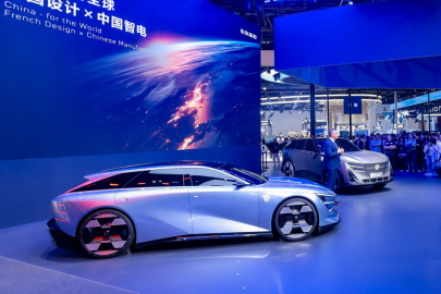 Peugeot Concept 6 a Concept 8