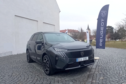 Peugeot E-3008 Long Range