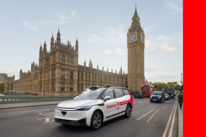 Apollo Go RT6 od Freenow by Lyft v Londýně